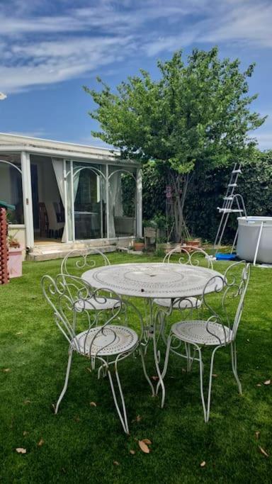 Maison Paisible Et Ensoleillee อาวีญง ภายนอก รูปภาพ